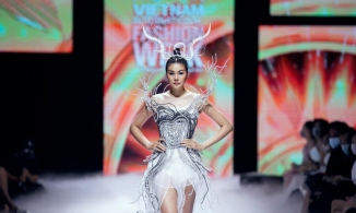 Siêu mẫu Thanh Hằng làm vedette tại AVIFW2020