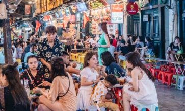 Điểm danh 10 con phố ẩm thực Hà Nội nhiều món ngon nức tiếng, được lòng hội sành ăn