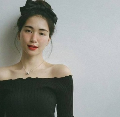 Hòa Minzy khoe những vết rạn bụng: Bạn có biết đàn ông thực sự nghĩ gì?