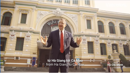 Đại sứ Mỹ Kritenbrink làm nóng MXH bằng màn hát Rap chúc Tết người dân Việt - Ảnh 7
