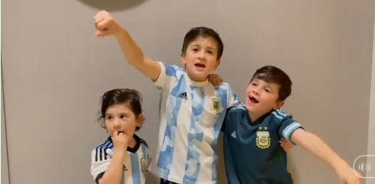 Hành động đáng yêu của 3 con trai Lionel Messi khi bố vô địch Copa America - Ảnh 2