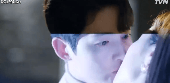 Song Joong Ki gây sốt với nụ hôn ngọt ngào cùng bạn diễn, netizen réo gọi Song Hye Kyo - Ảnh 3