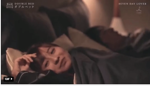 Nhật Bản làm show truyền hình cho idol nam ngủ chung với fan nữ - Ảnh 6