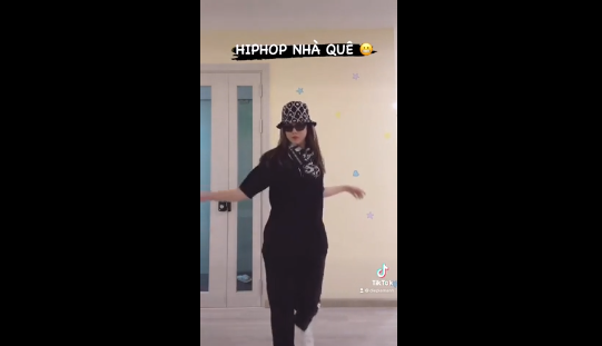 Hình ảnh khác lạ của hotmom Diệp Lâm Anh thời nhảy hiphop nhóm Big Toe - Ảnh 1