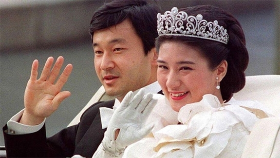 Hoàng hậu 'u sầu' của Nhật Bản: Học Harvard, thạo 4 thứ tiếng, 2 lần từ chối lời cầu hôn của nhà vua - Ảnh 3