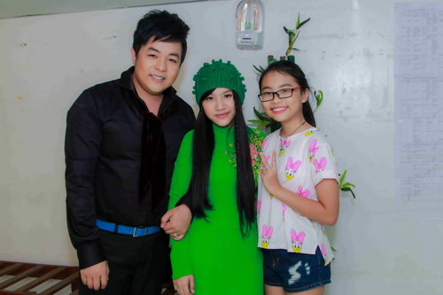 'Tiểu ni cô' Huyền Trân hát nhạc Trịnh tại The Voice Kids 2014 là ai? - Ảnh 16