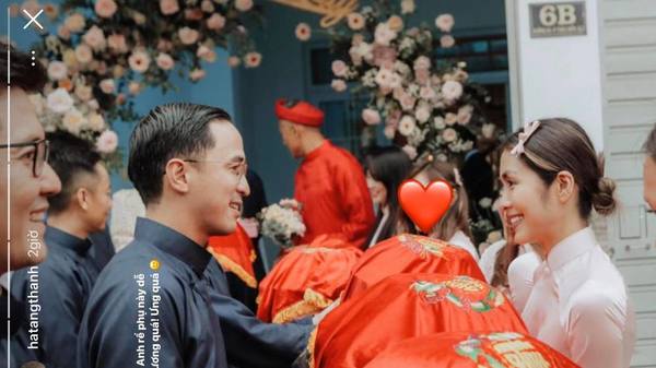 Vợ chồng Tăng Thanh Hà - Louis Nguyễn 'bão MXH' khi đi bê tráp cưới cho bạn - Ảnh 1