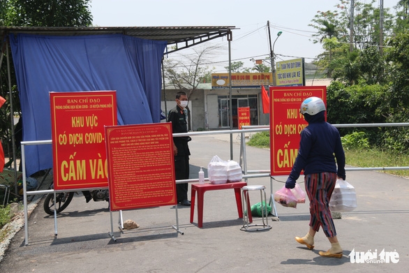 Nhóm người 'vượt rào' phong tỏa để bắt ghen ở Huế bị phạt 46 triệu đồng - Ảnh 1