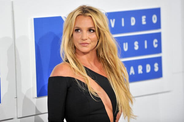 Đơn kiện bị tòa bác bỏ, Britney Spears tiếp tục bị bố đẻ giám hộ - Ảnh 3