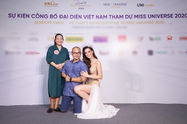Hoa hậu Khánh Vân được khen tinh tế khi quỳ xuống chụp ảnh với khách mời khuyết tật - Ảnh 3