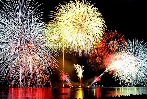 Bộ Văn hóa đề nghị các địa phương không bắn pháo hoa, tổ chức lễ hội trong Tết Nhâm Dần 2022 - Ảnh 1