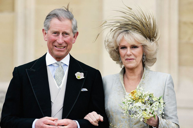 Rộ tin Thái tử Charles ra ở riêng, chuẩn bị ly hôn với bà Camilla sau 16 năm chung sống - Ảnh 1