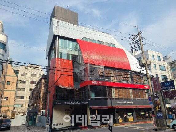 Hình ảnh bên ngoài tòa nhà đắt đỏ của Son Ye Jin được tiết lộ.