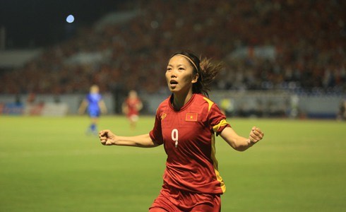 huynh nhu la ai nguoi ghi ban thang duy nhat tran chung ket giup bong da nu gianh hcv sea games 31 anh 1 Huỳnh Như là ai? Người ghi bàn thắng duy nhất trận chung kết, giúp bóng đá nữ giành HCV SEA Games 31 - Ảnh 1