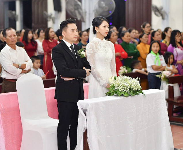 Phan Mạnh Quỳnh bảnh bao sánh bước bên vợ Khánh Vy xinh đẹp trong ngày cưới - Ảnh 8
