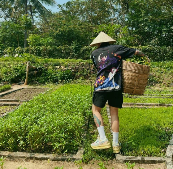 Binz và Châu Bùi bị 'tóm gọn' khoảnh khắc hẹn hò, vẻ mặt hạnh phúc nói lên tất cả - Ảnh 4