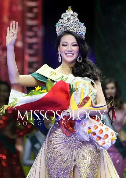 Hoa hậu Phương Khánh đăng quang Miss Earth 2018.
