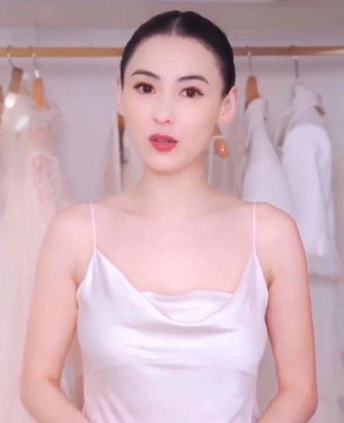 Trương Bá Chi tự tin diện đồ mỏng manh khoe thân hình chuẩn tuổi 40 - Ảnh 2