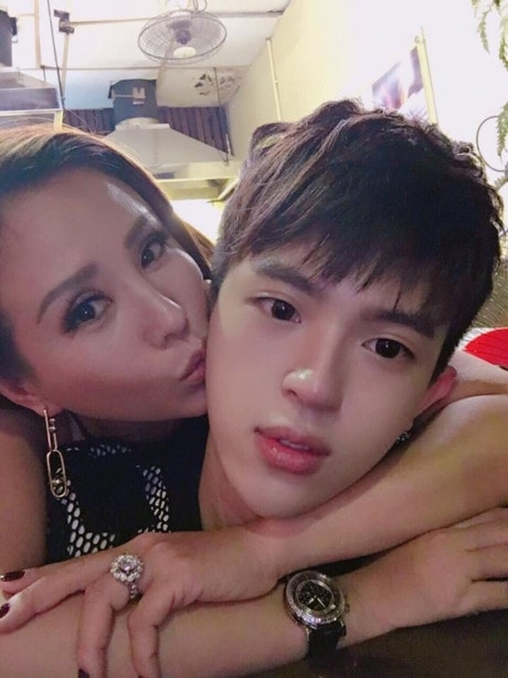Con trai thuộc giới tính thứ 3 của Hoa hậu Thu Hoài điển trai như idol Hàn - Ảnh 11