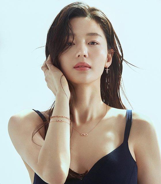 7 diễn viên cát-xê cao nhất Hàn Quốc 2021: Song Hye Kyo 60 tỷ vẫn thua người này - Ảnh 4