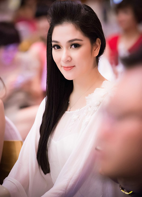 Hoa hậu Nguyễn Thị Huyền khoe ảnh tuổi 16 trăng tròn đẹp ngất ngây - Ảnh 4