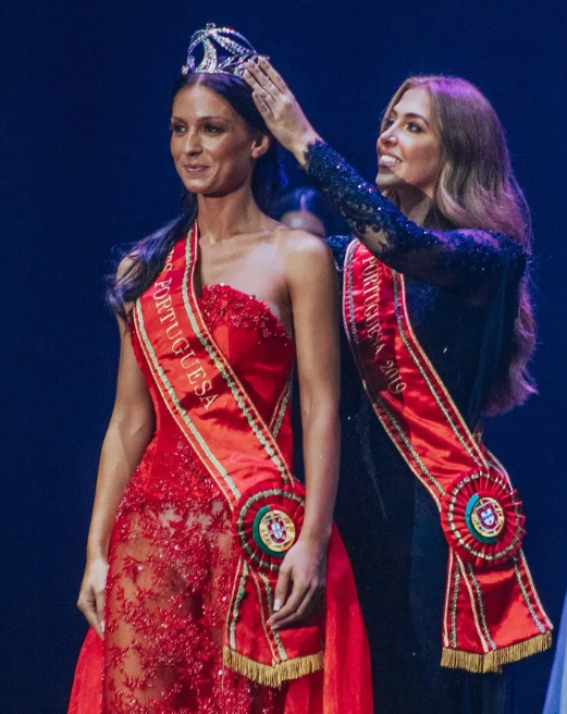 Ngoại hình tân Hoa hậu Bồ Đào Nha dậy sóng MXH khi đặt cạnh Đỗ Thị Hà - Ảnh 1