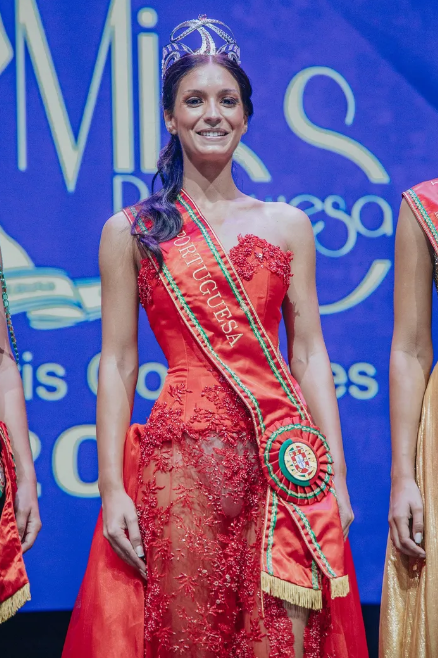 Ngoại hình tân Hoa hậu Bồ Đào Nha dậy sóng MXH khi đặt cạnh Đỗ Thị Hà - Ảnh 5