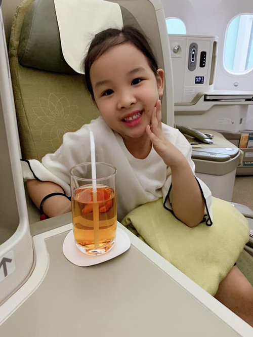 Con gái Thùy Lâm xinh đẹp ở tuổi lên 8, được nhận xét sẽ kế thừa vương miện của mẹ Hoa hậu - Ảnh 6