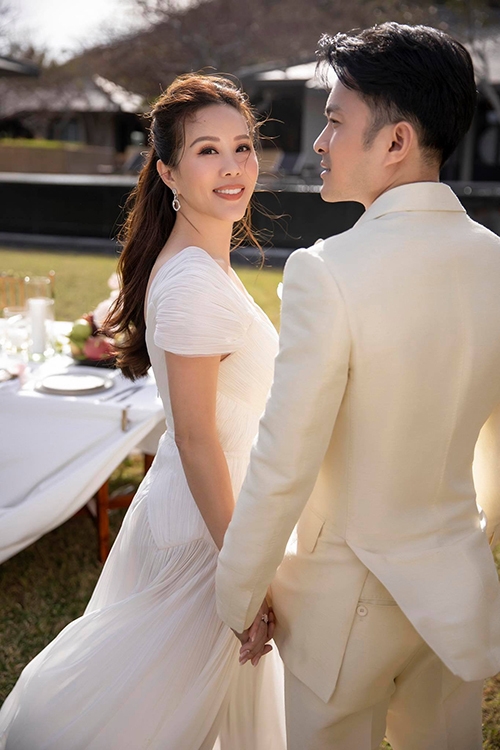 Hoa hậu Thu Hoài lấy chồng thứ 4 kém 10 tuổi ở tuổi 45 - Ảnh 6
