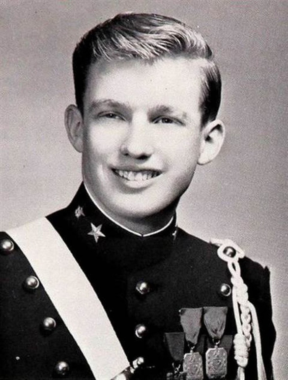 Ông Donald Trump năm 18 tuổi.
