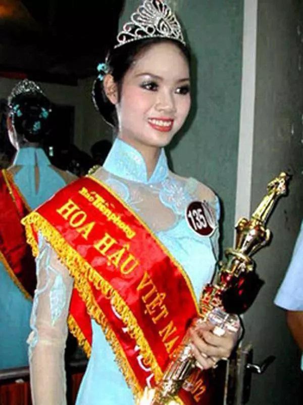 Hội ngộ sau gần 20 năm, top 3 Hoa hậu Việt Nam 2002 lộ nhan sắc ngỡ ngàng - Ảnh 2