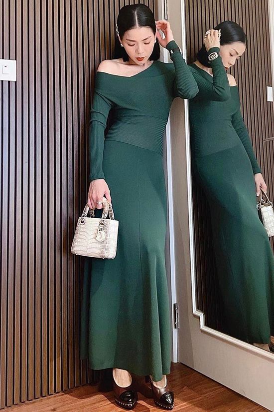 Lệ Quyên hào hứng khoe 