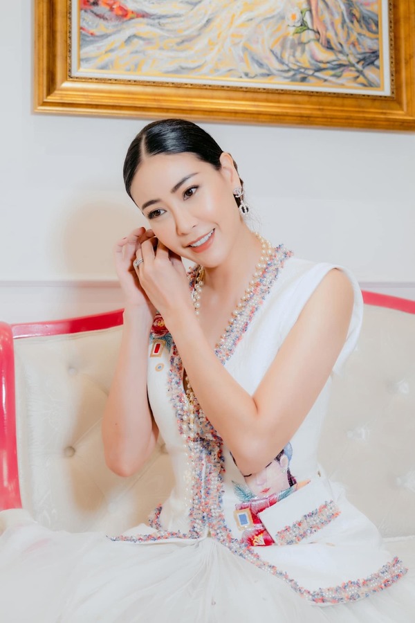 3 Hoa hậu giàu nhất Việt Nam: Hà Kiều Anh tài sản nghìn tỷ, Ngô Mỹ Uyên sở hữu biệt thự dát vàng - Ảnh 4