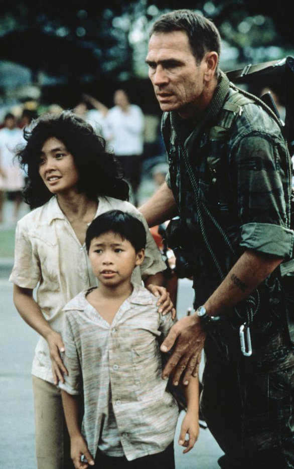 Điều ít biết về diễn viên gốc Việt đầu tiên đóng chính phim Hollywood - Ảnh 2