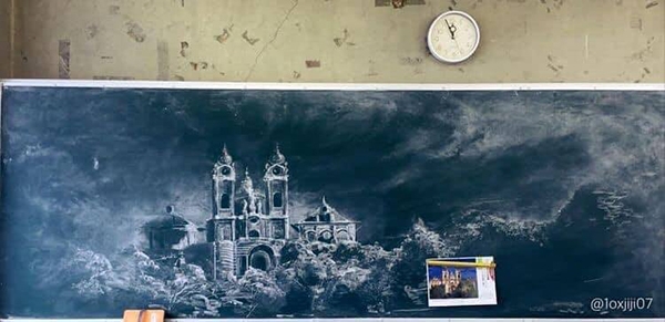 Ấn tượng với những tác phẩm nghệ thuật đỉnh cao 'trên bảng đen' của học sinh Nhật - Ảnh 7