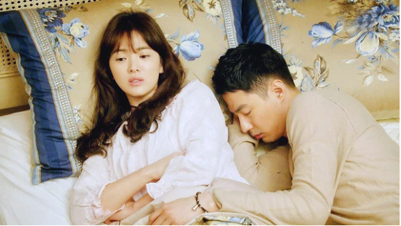 Loạt ảnh xem đỏ mặt của Song Hye Kyo và Jo In Sung 8 năm trước xôn xao MXH - Ảnh 3