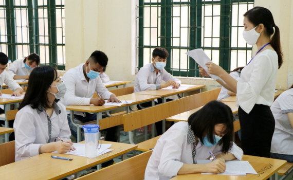 Mang “phao” vào phòng thi, học sinh có thể bị phạt đến 2 triệu đồng - Ảnh 3