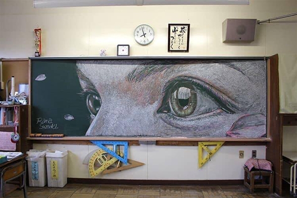 Ấn tượng với những tác phẩm nghệ thuật đỉnh cao 'trên bảng đen' của học sinh Nhật - Ảnh 8