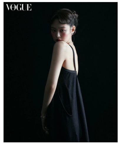 Jennie (BLACKPINK) đẹp đắm say với 2 bức hình 'nhá hàng' tạp chí - Ảnh 2