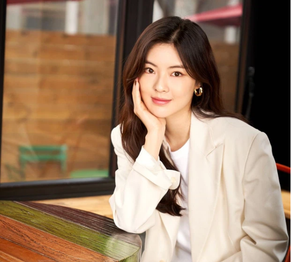 Bạn gái công khai đăng ảnh bàn tay của Lee Kwang Soo cùng loạt khoảnh khắc ngọt ngào - Ảnh 8