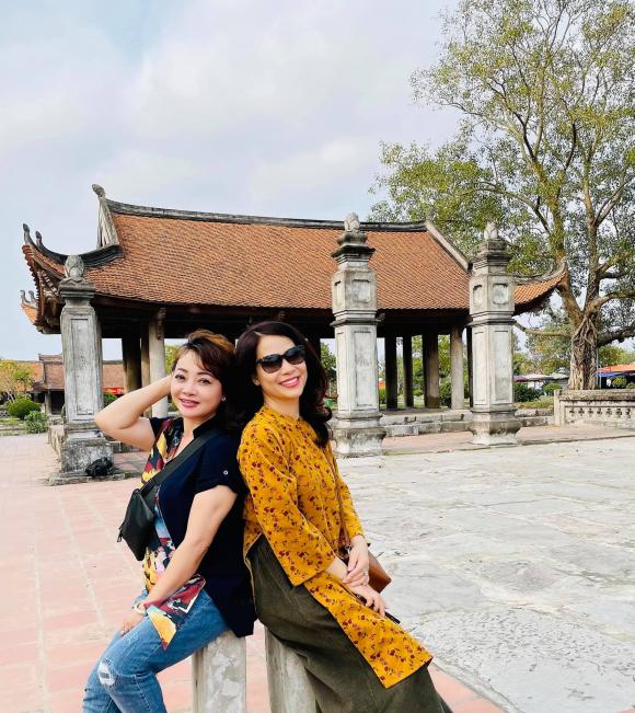 Nghệ sĩ Chí Trung đưa bạn gái đi du xuân cùng vợ chồng nghệ sĩ Lan Hương - Ảnh 5