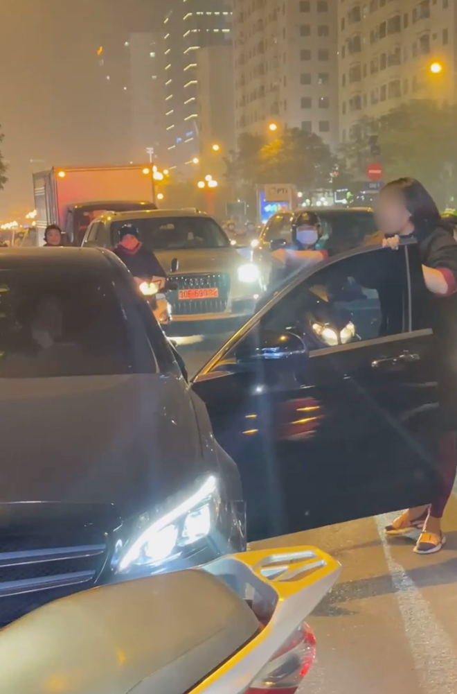 Người vợ chặn xe Mercedes của 'tiểu tam' ở Hà Nội khẳng định chồng tử tế - Ảnh 3