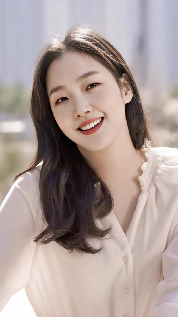 Ảnh thẻ thời đi học của Kim Go Eun: Mặt Vline, mũi cao, môi chúm chím - Ảnh 5
