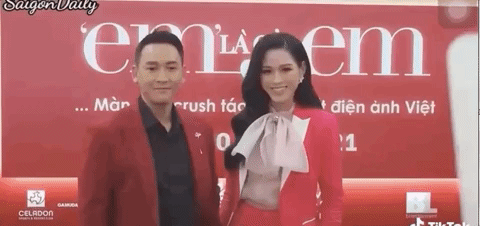 Hoa hậu Đỗ Thị Hà được khen ngợi vì xử lý khéo léo khi chụp hình cùng Hứa Vĩ Văn - Ảnh 2