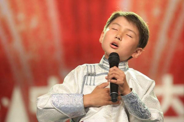 Cuộc sống hiện tại của cậu bé hát Gặp mẹ trong mơ gây sốt MXH sau 9 năm - Ảnh 2