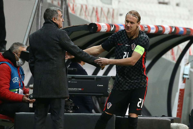 Đang trong trận, đội trưởng Croatia bị ra sân vì dương tính với Covid-19 - Ảnh 2