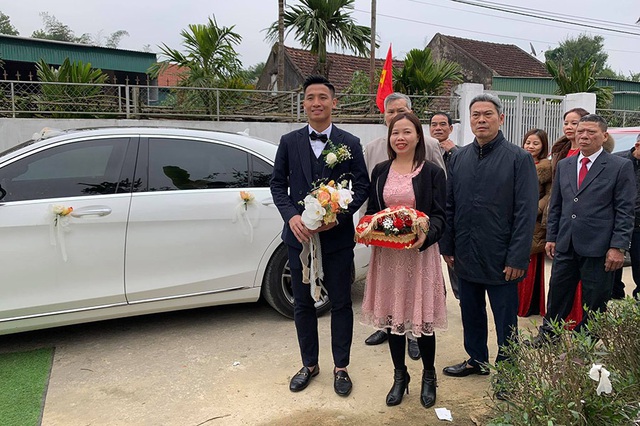 Đám cưới Bùi Tiến Dũng ở Hà Tĩnh: Cô dâu Khánh Linh và bé Sushi là tâm điểm - Ảnh 6