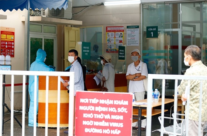 Bệnh viện Bạch Mai dừng việc thăm hỏi bệnh nhân điều trị nội trú - Ảnh 1