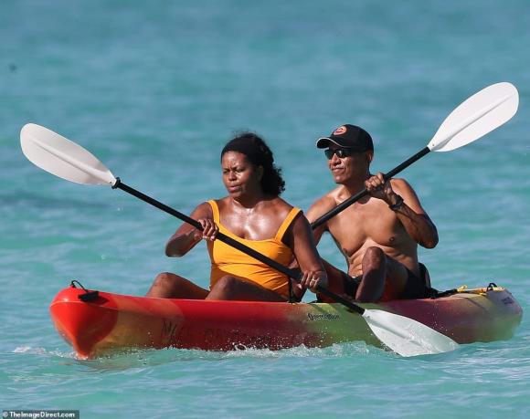 Vợ chồng Obama bị chỉ trích khi đi nghỉ dưỡng sang chảnh giữa mùa dịch - Ảnh 3
