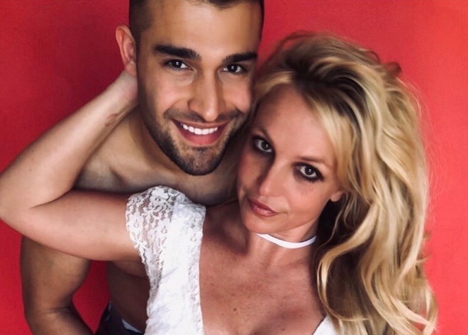 Bạn trai Britney Spears xác nhận mắc Covid-19 - Ảnh 3